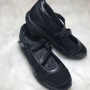 Skechers Shape Ups black leather MaryJane 9.5